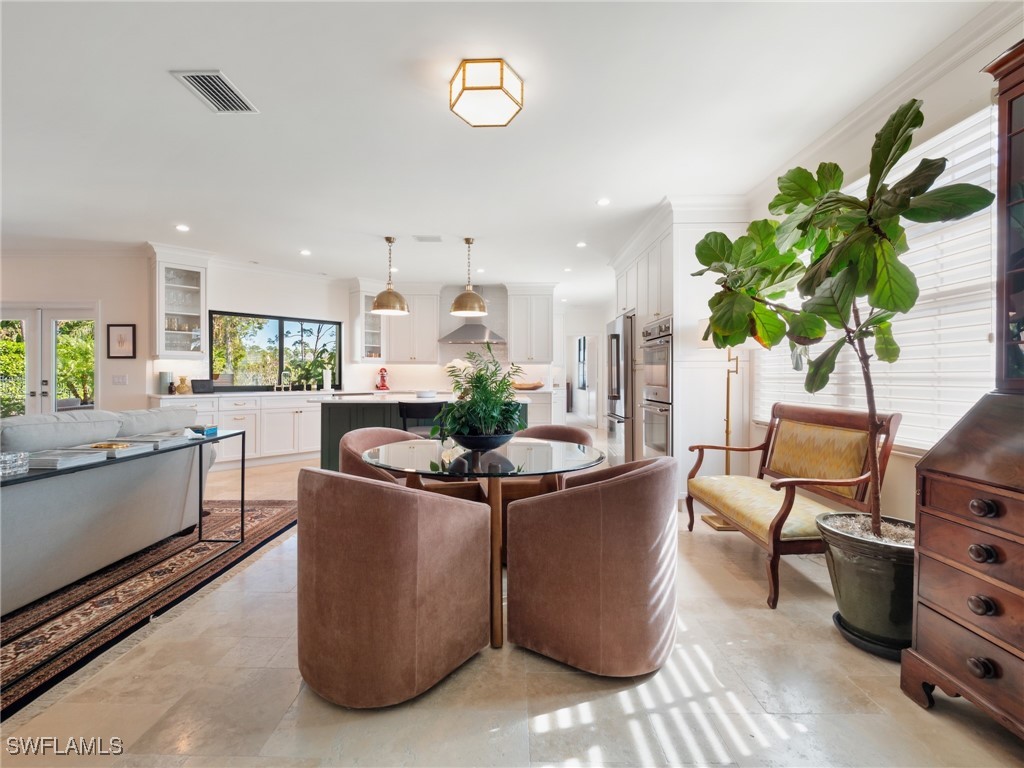 13553 Pine Villa LN