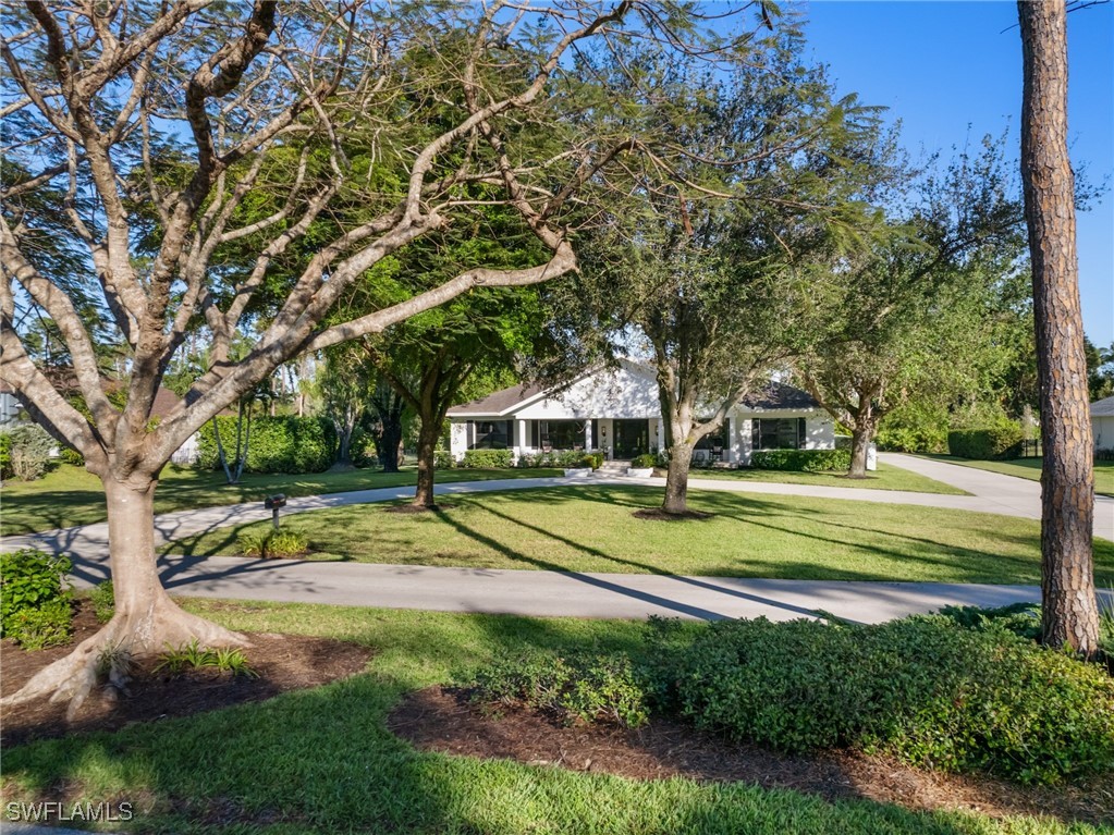 13553 Pine Villa LN