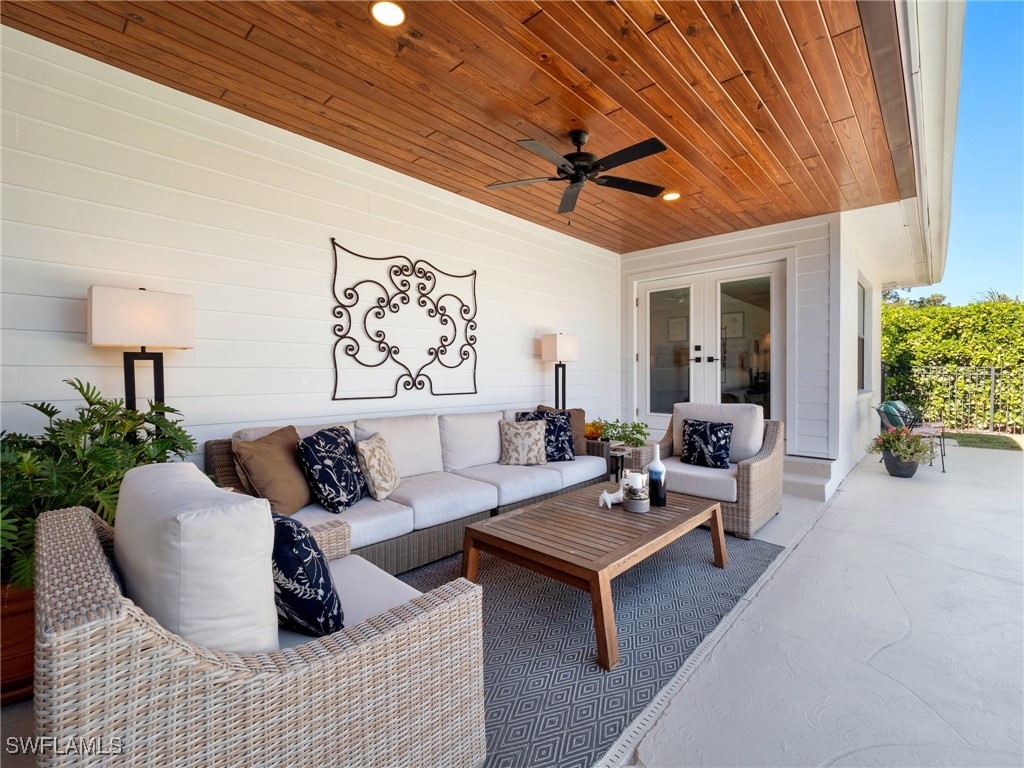 13553 Pine Villa LN