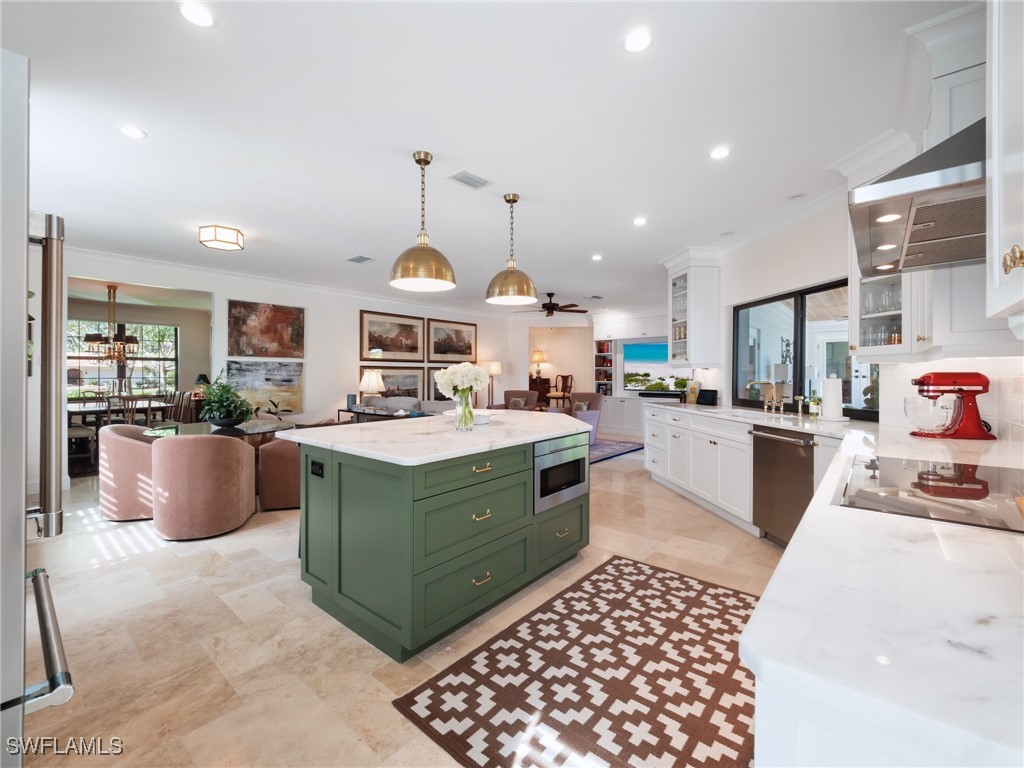 13553 Pine Villa LN