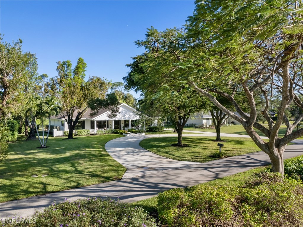 13553 Pine Villa LN