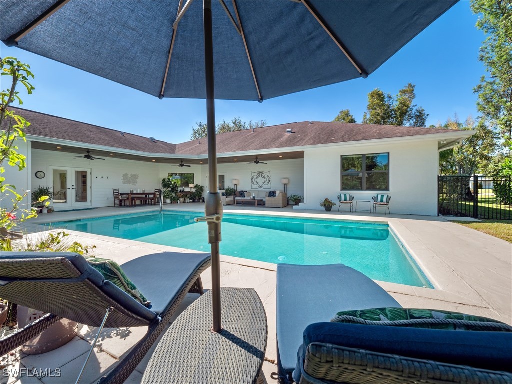 13553 Pine Villa LN
