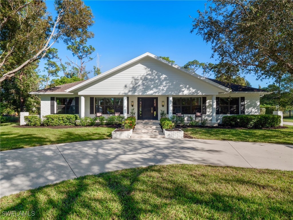 13553 Pine Villa LN