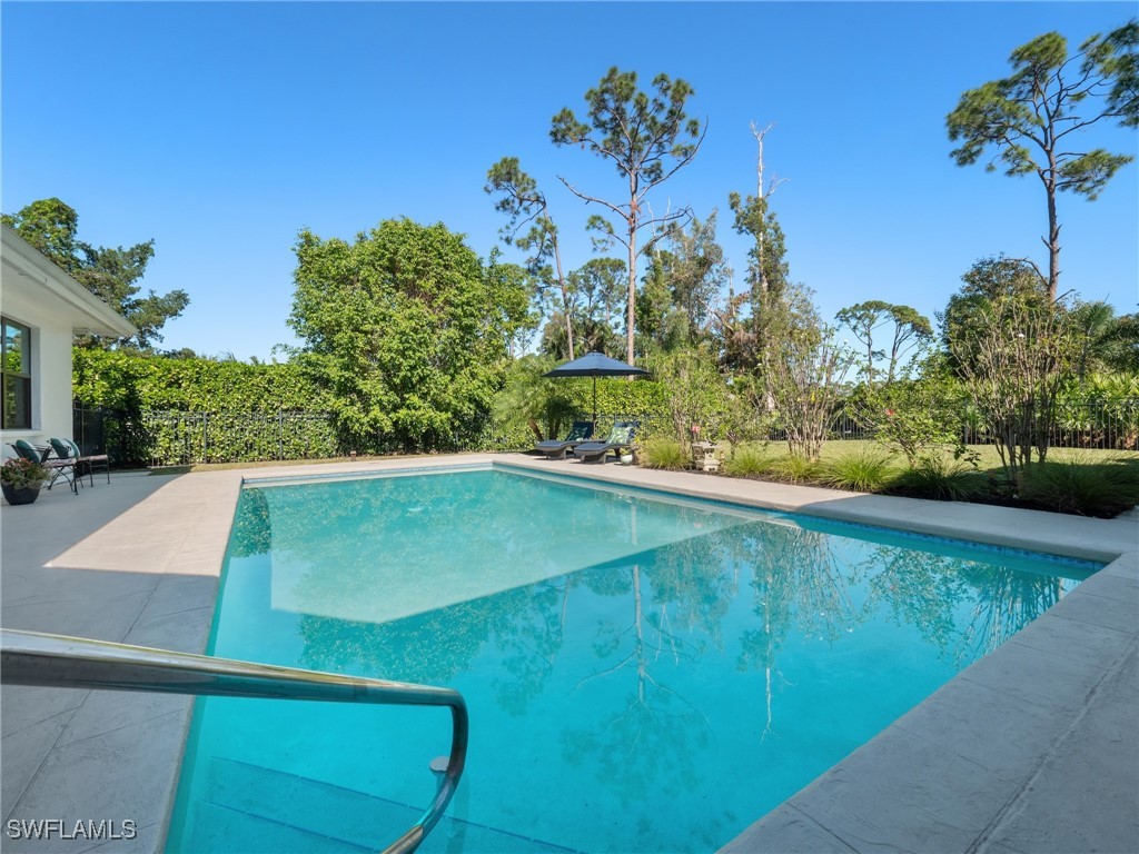 13553 Pine Villa LN
