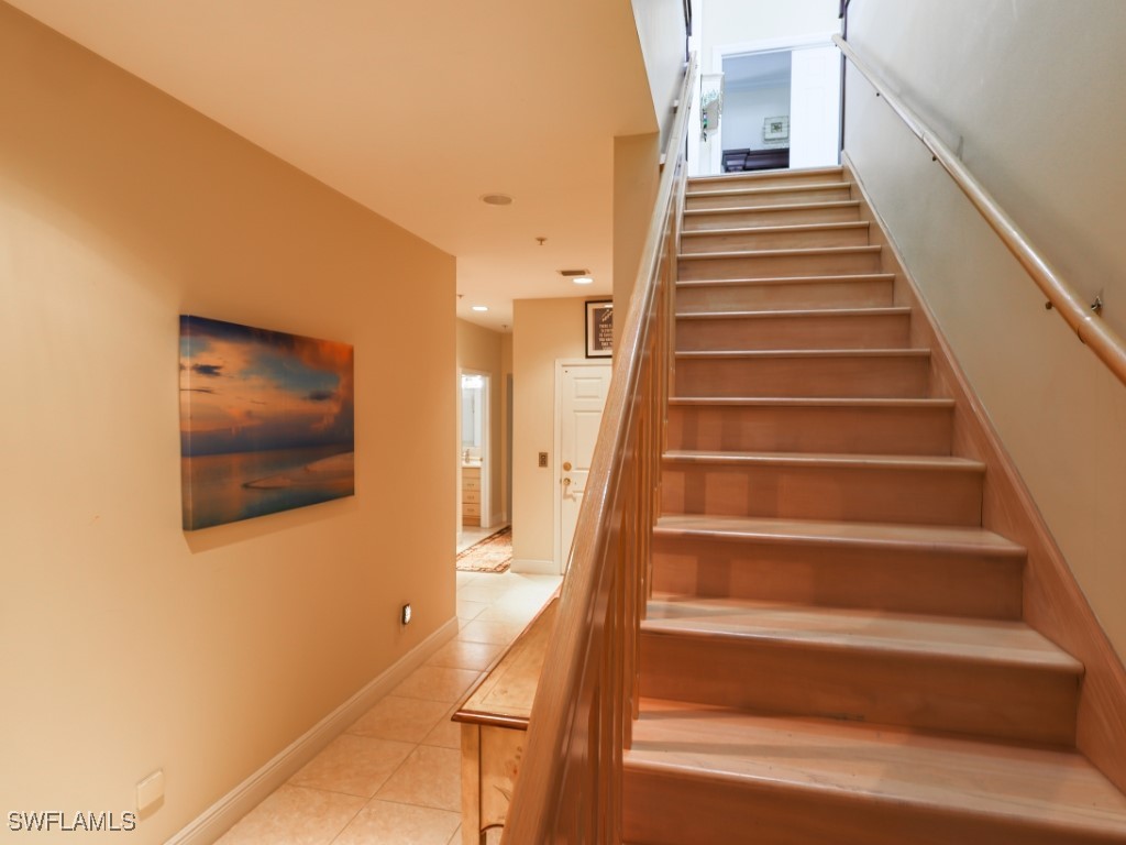 945 San Carlos DR