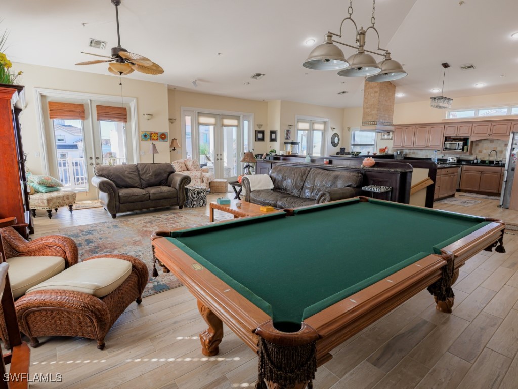 945 San Carlos DR