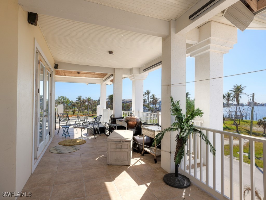 945 San Carlos DR
