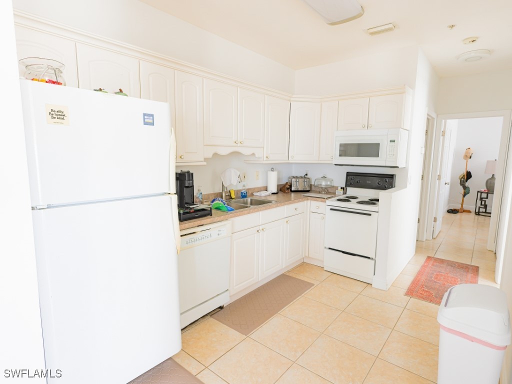 945 San Carlos DR