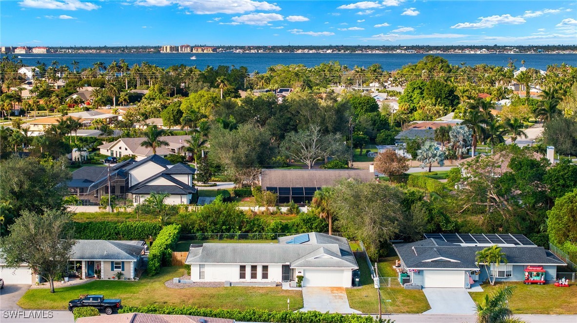 5244 Kenilworth DR