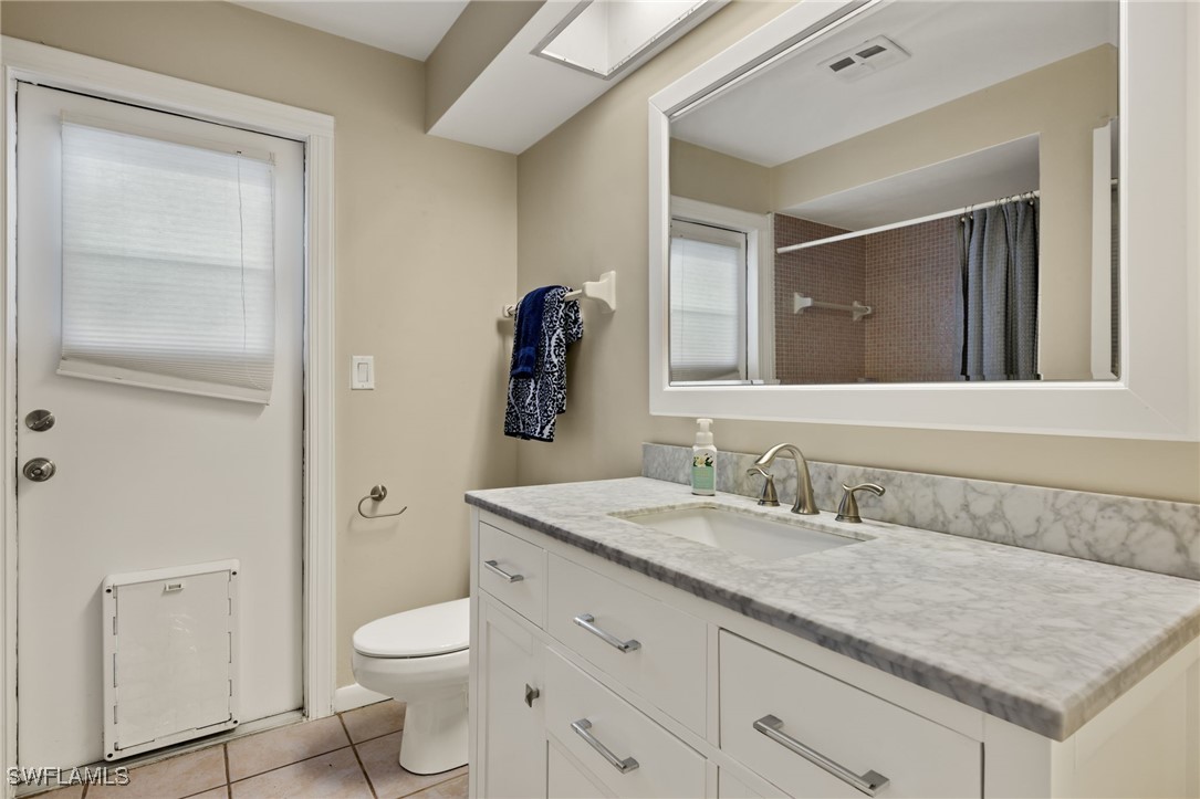 5244 Kenilworth DR