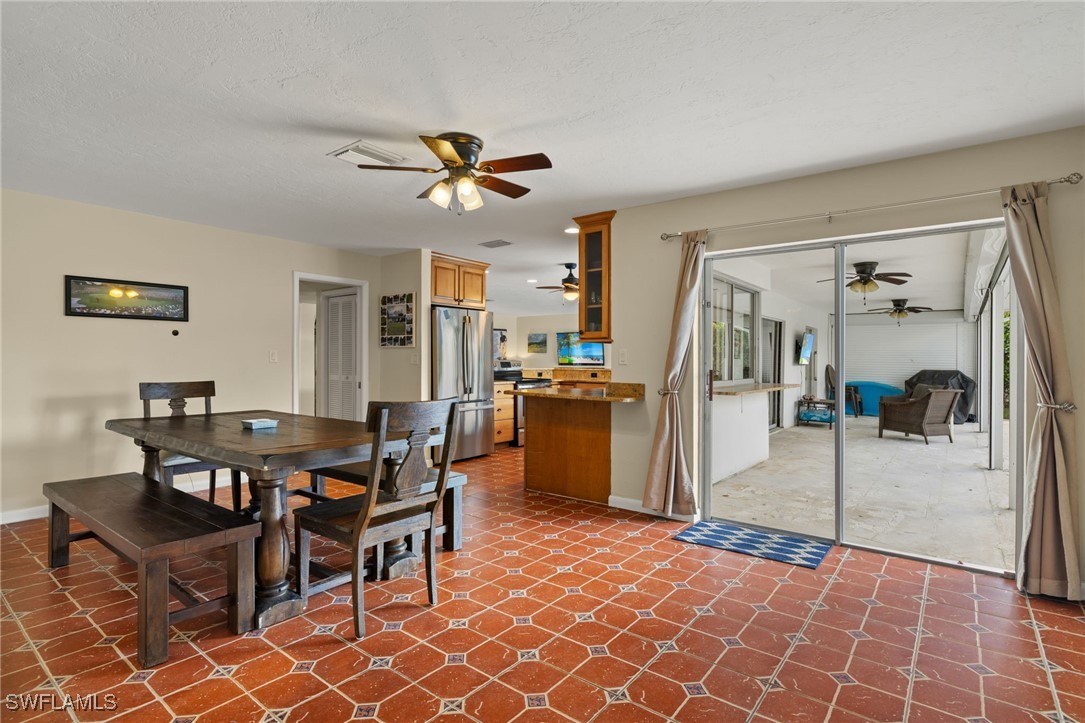 5244 Kenilworth DR