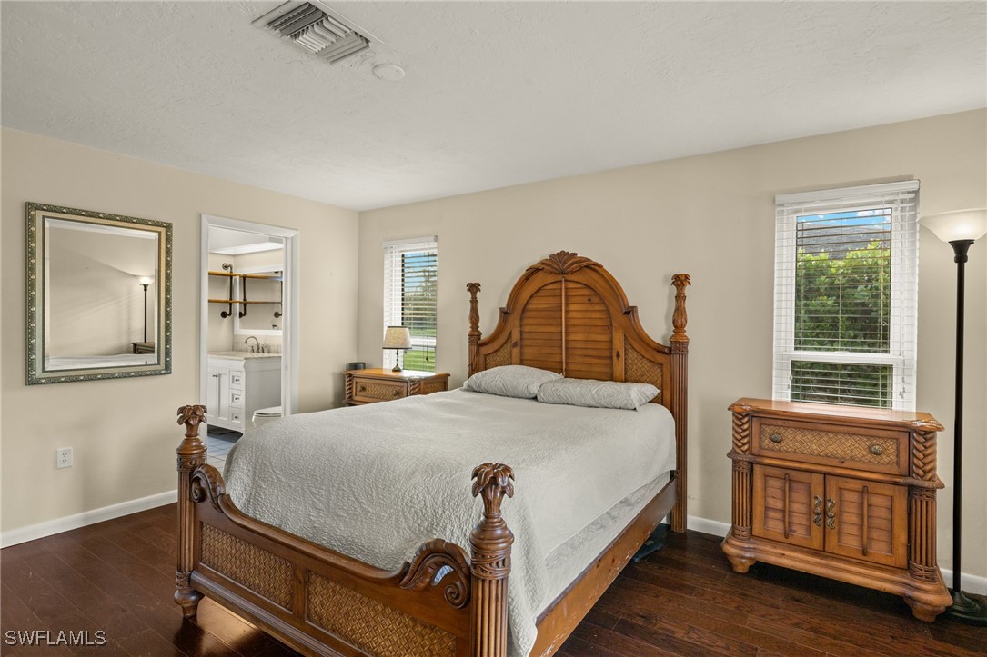 5244 Kenilworth DR