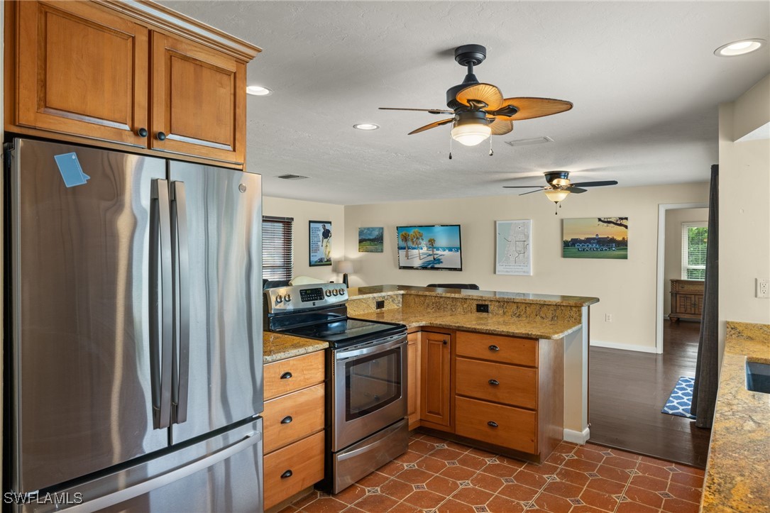 5244 Kenilworth DR