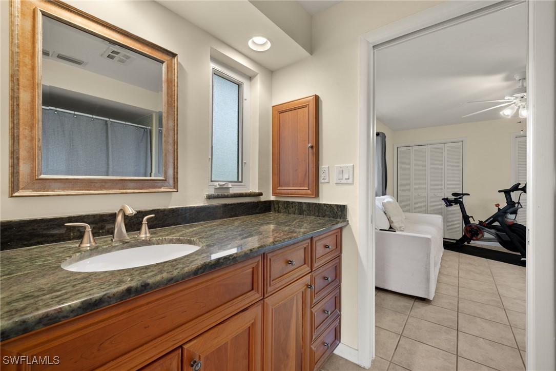 5244 Kenilworth DR