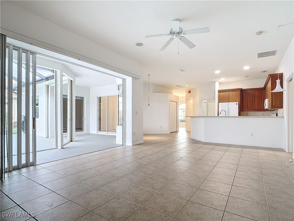 2124 Berkley WAY