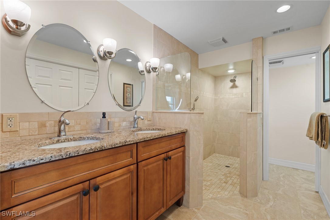 1011 S Town And River DR