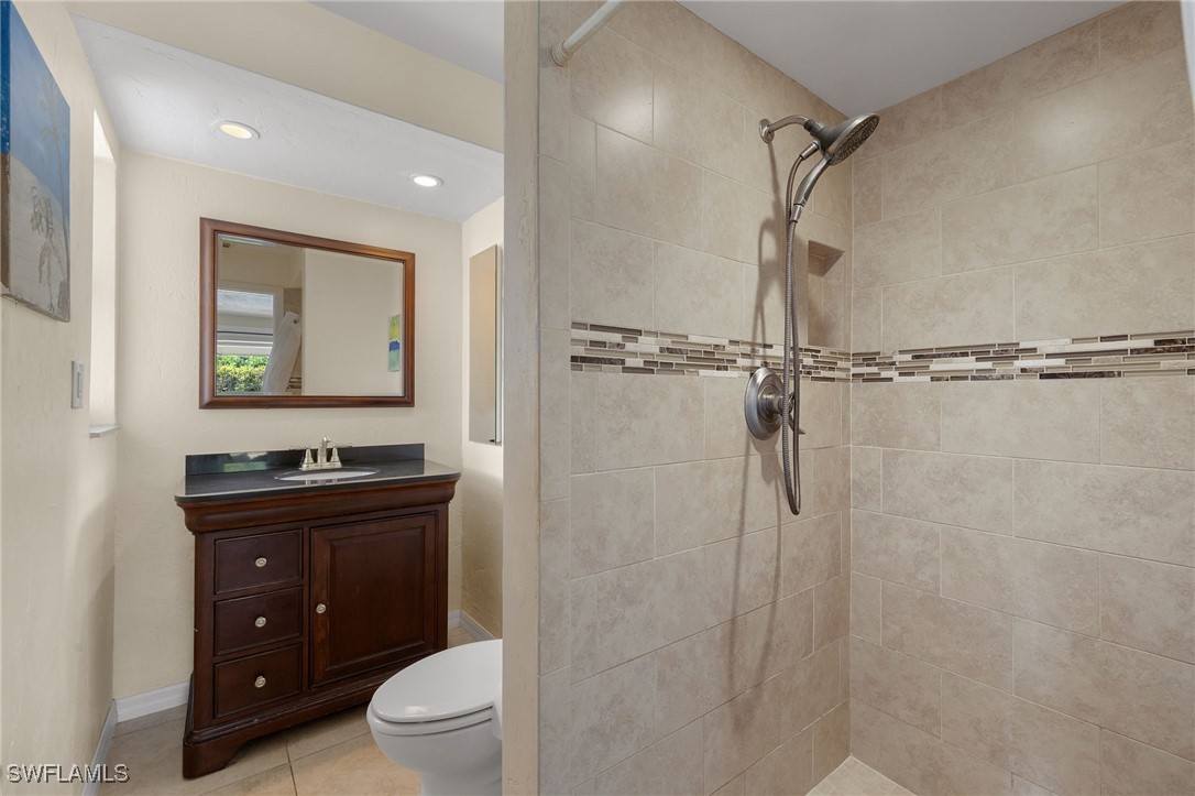 1383 Currier CIR
