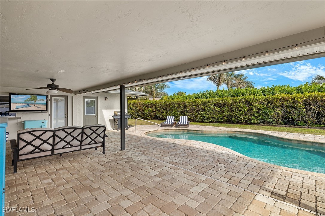 1383 Currier CIR