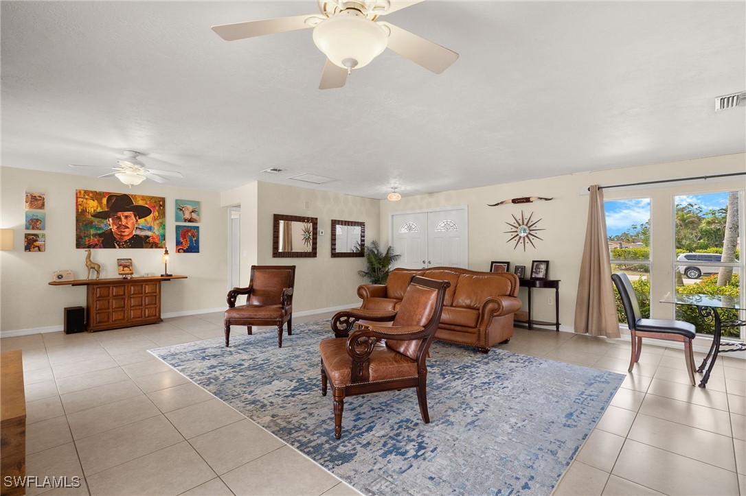 1383 Currier CIR