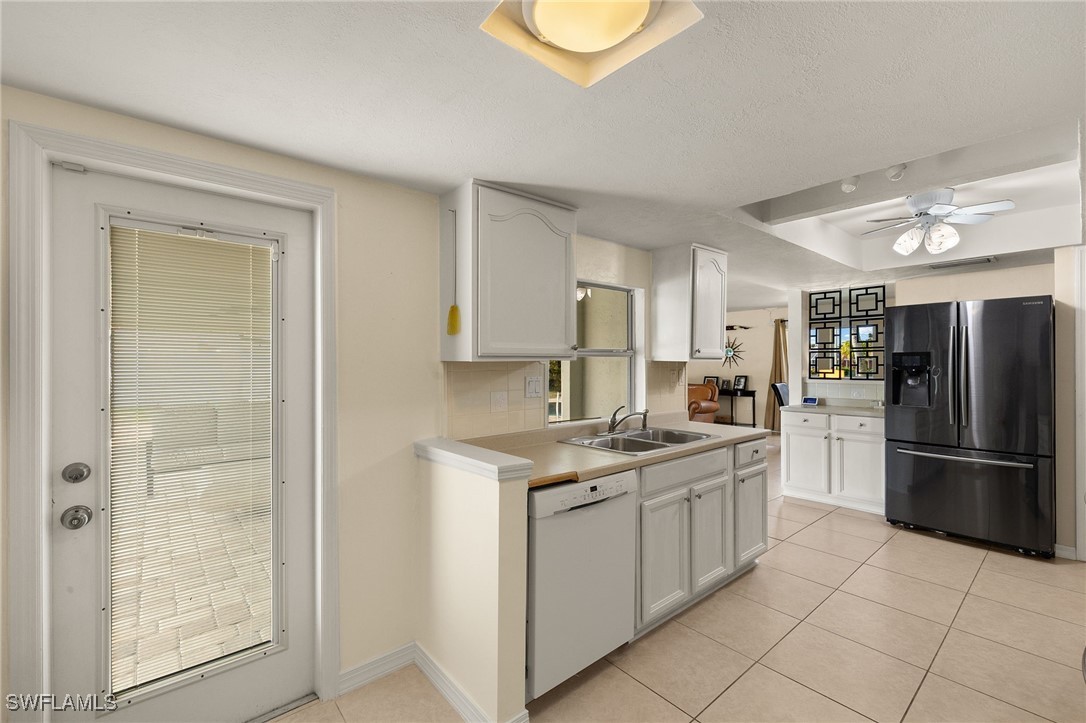 1383 Currier CIR