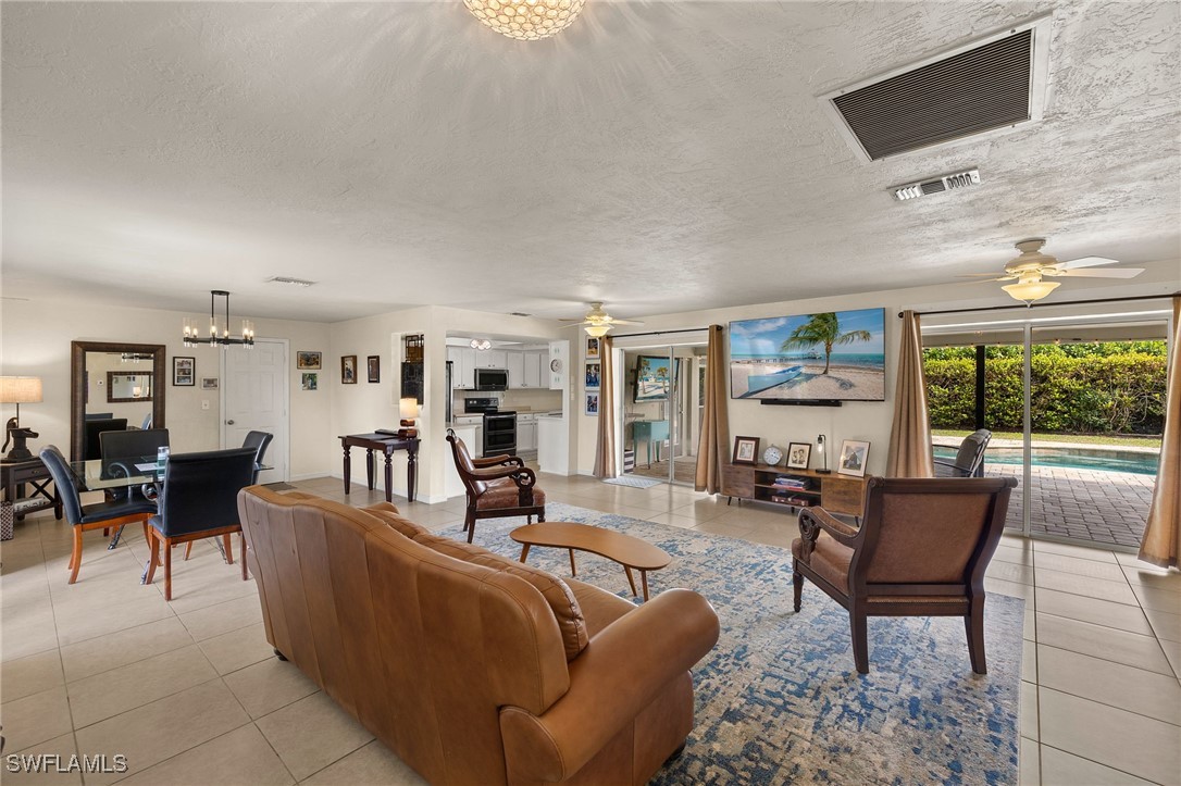 1383 Currier CIR