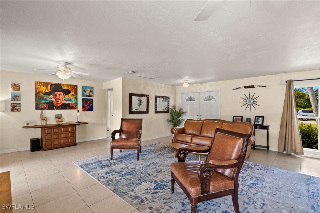 1383 Currier CIR