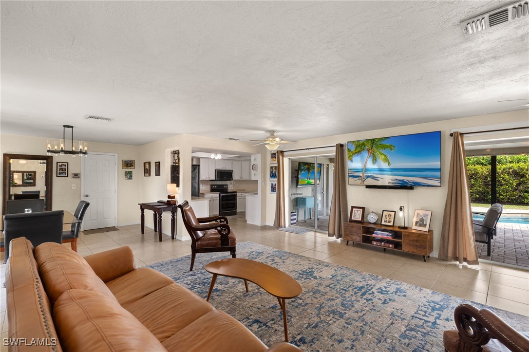 1383 Currier CIR