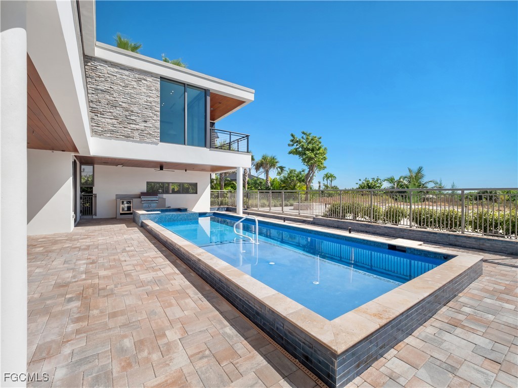 3615 W Gulf DR