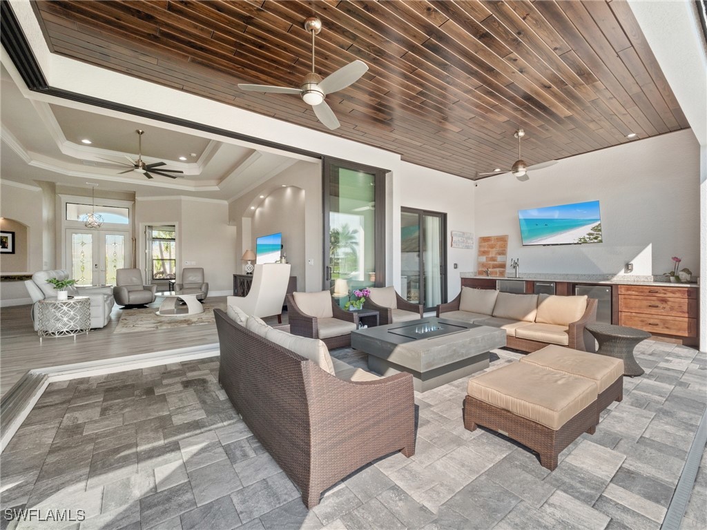 1042 Clarellen DR