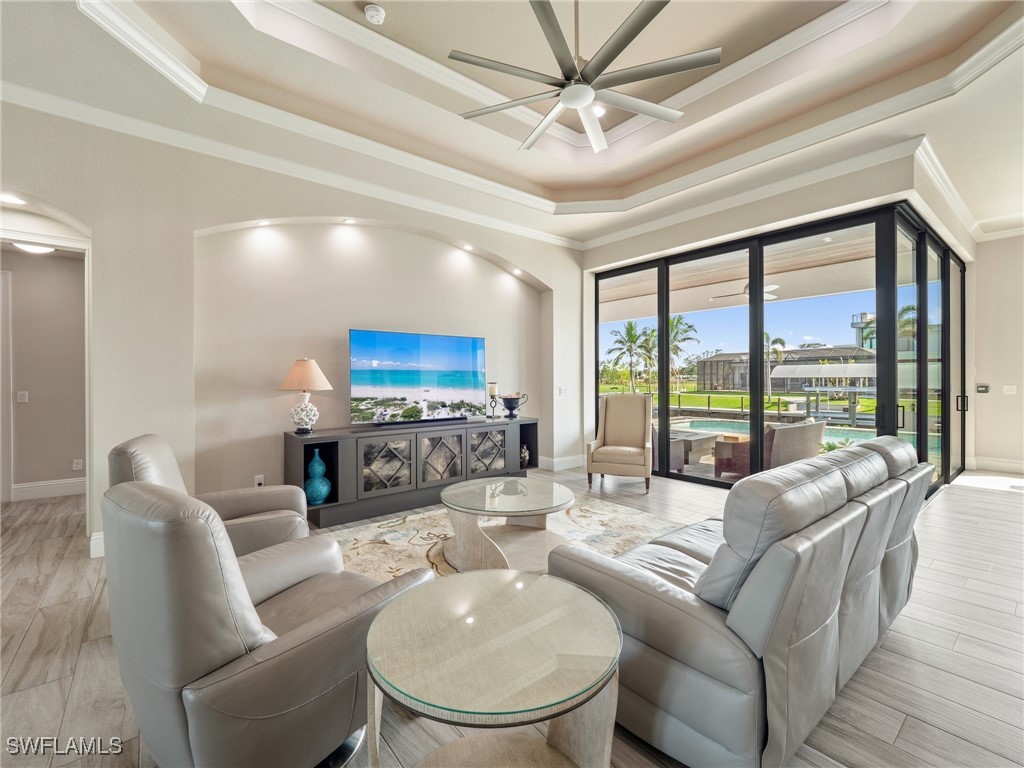 1042 Clarellen DR