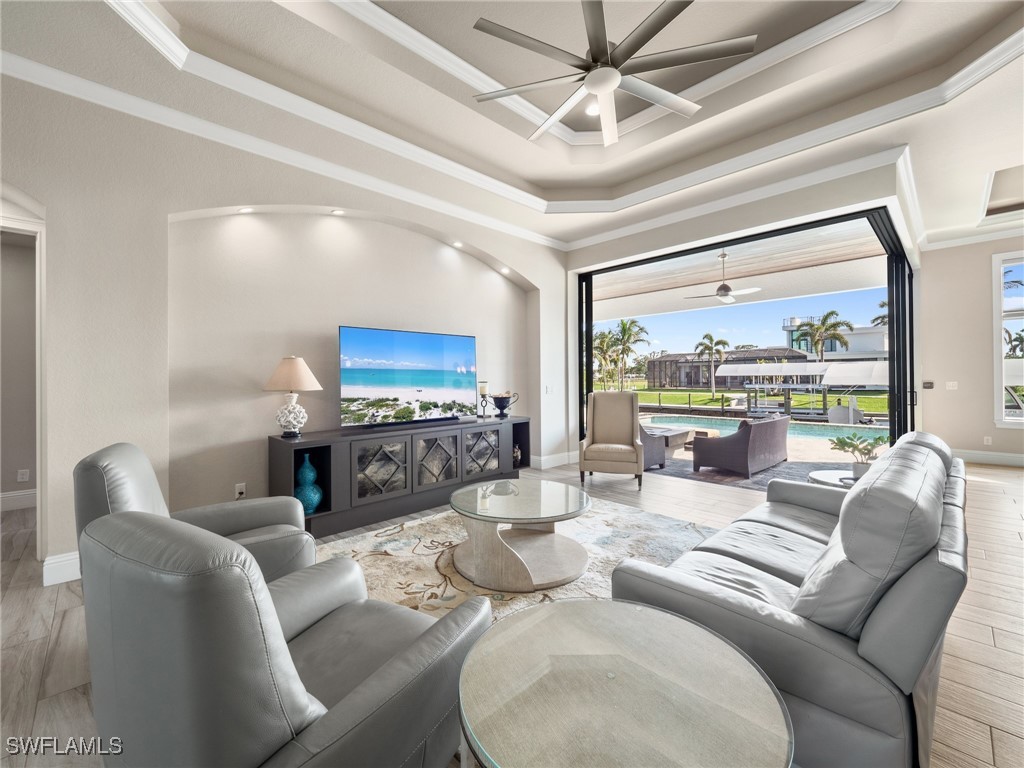 1042 Clarellen DR