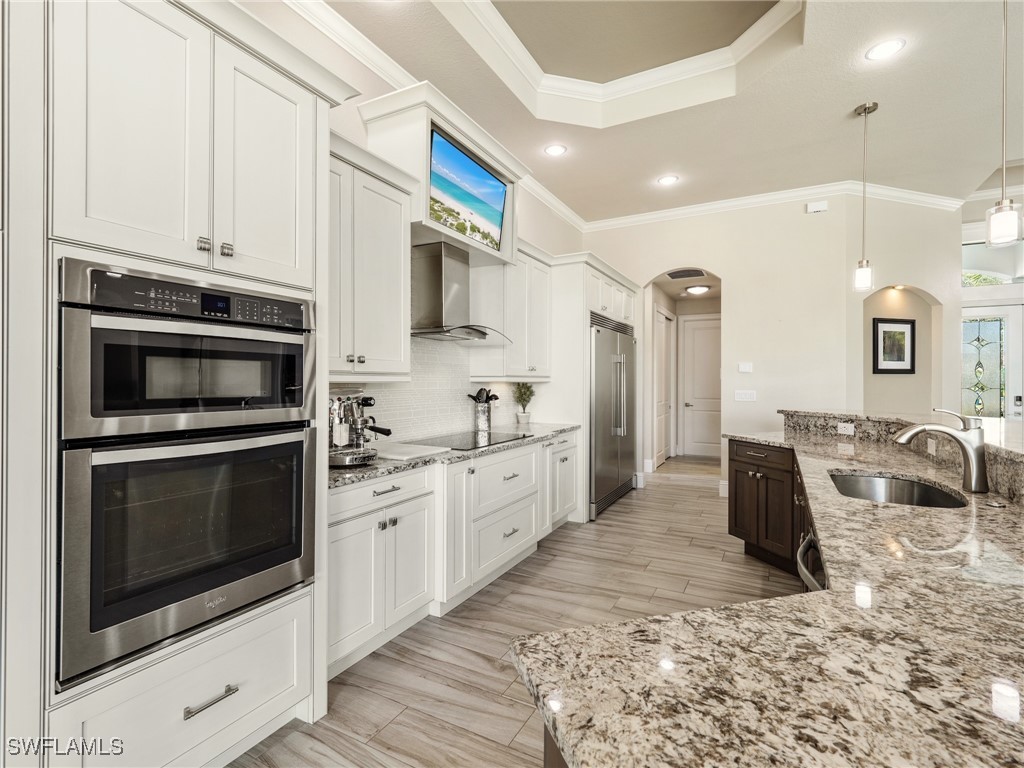 1042 Clarellen DR