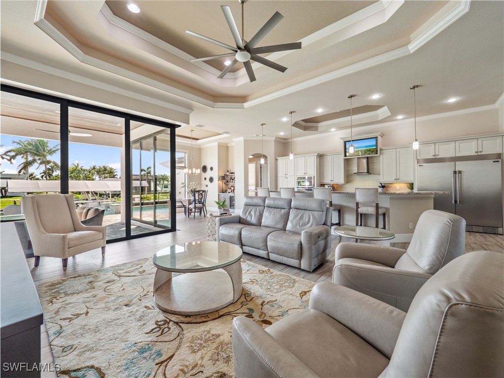 1042 Clarellen DR