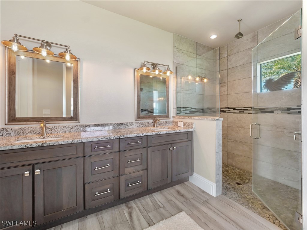 1042 Clarellen DR