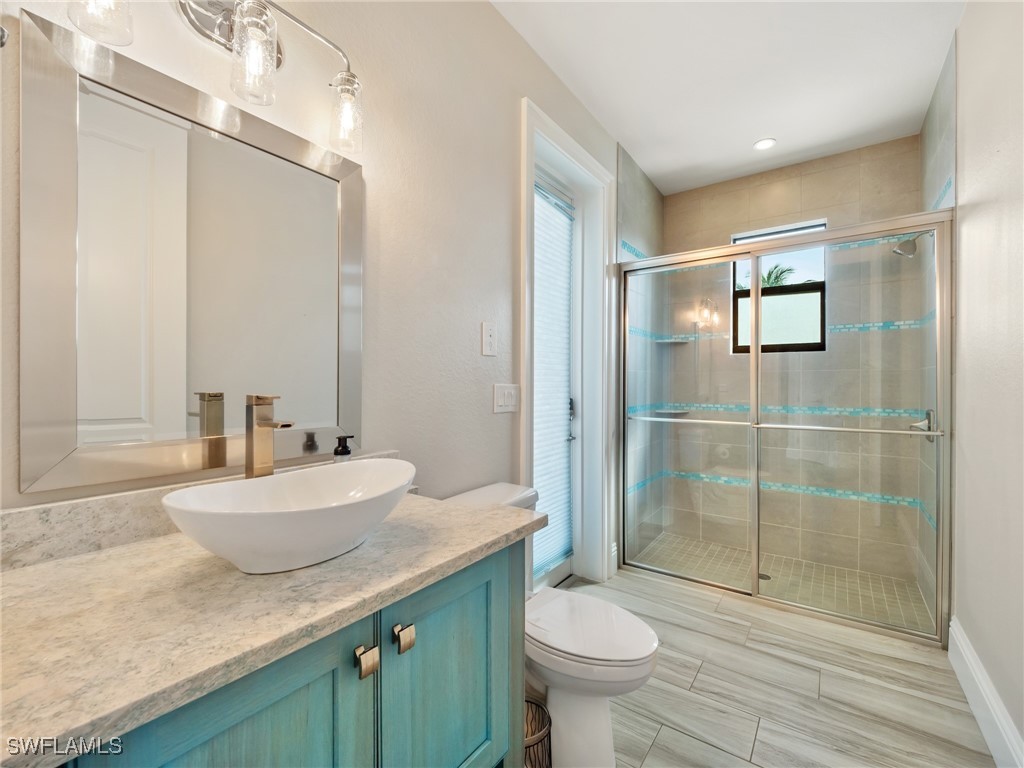 1042 Clarellen DR