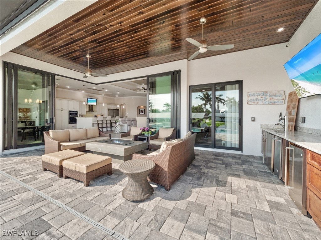 1042 Clarellen DR