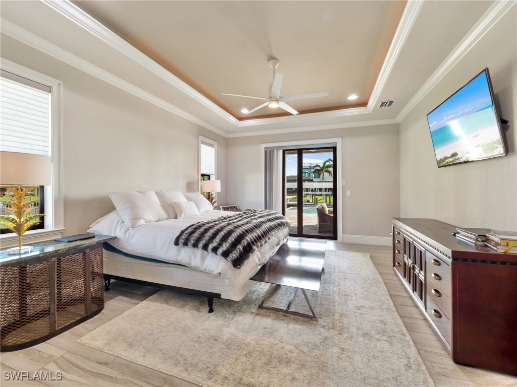 1042 Clarellen DR
