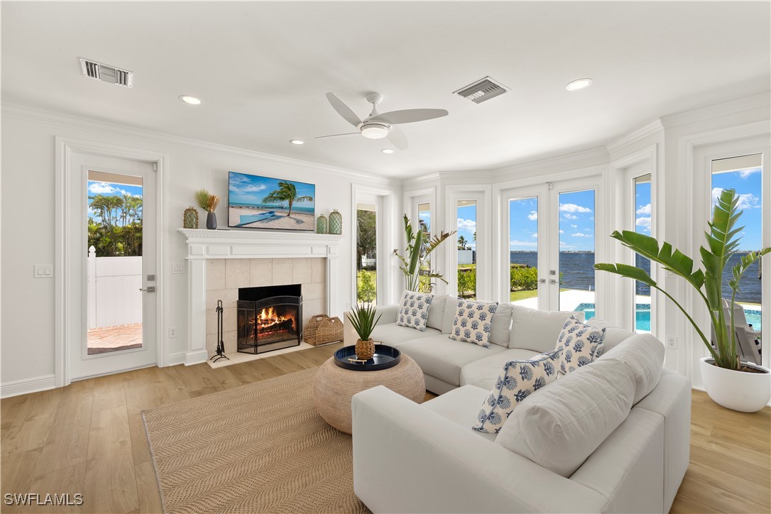 8451 Casa Del Rio LN