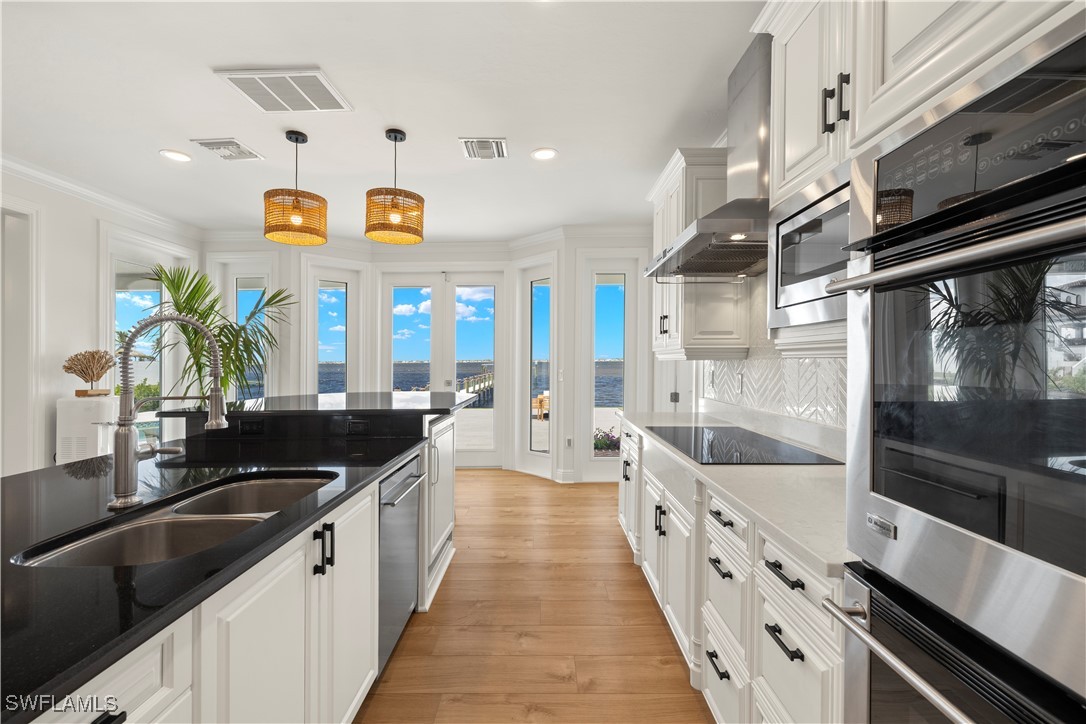 8451 Casa Del Rio LN