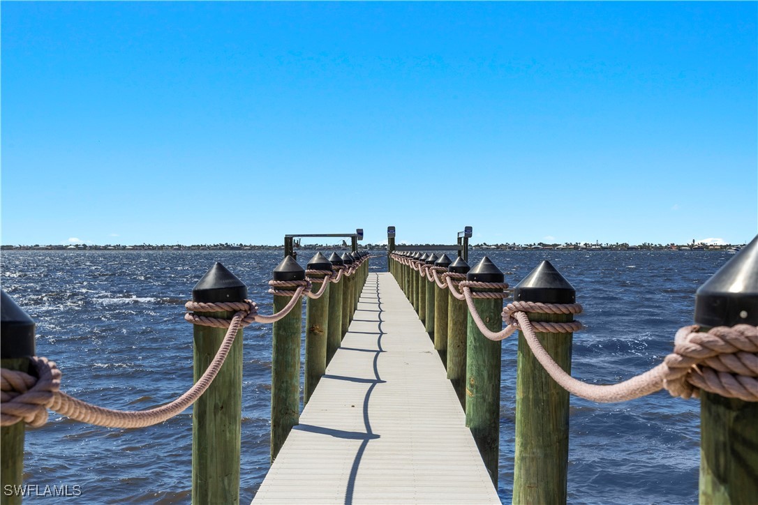 8451 Casa Del Rio LN