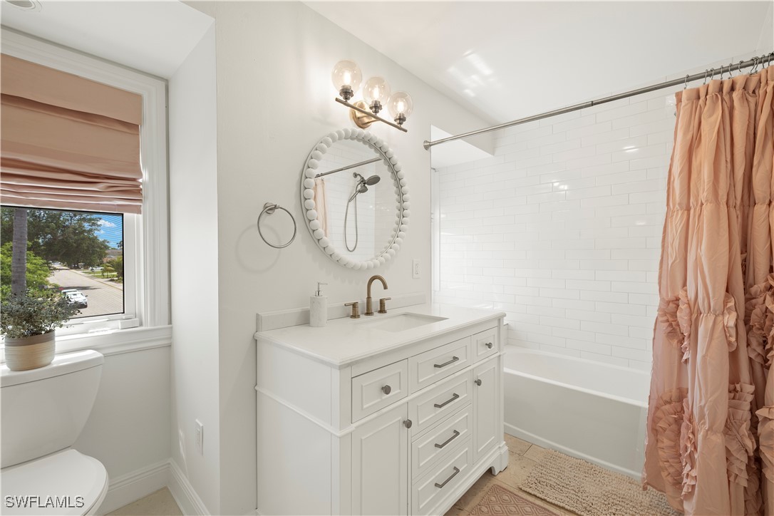 8451 Casa Del Rio LN