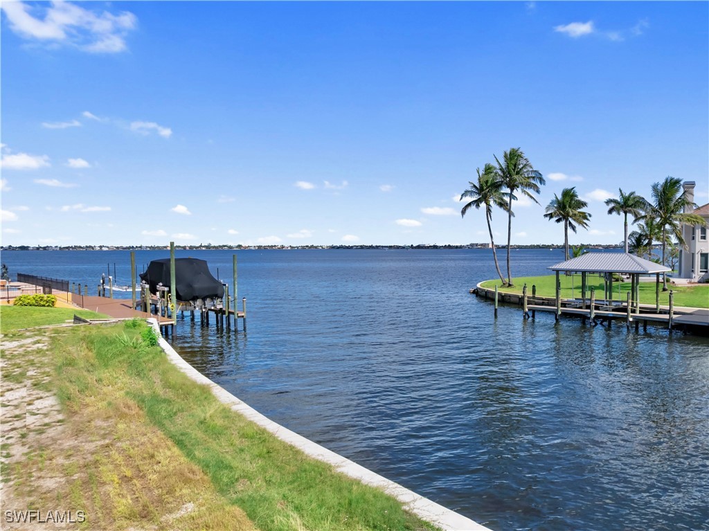 799 Cypress Lake CIR