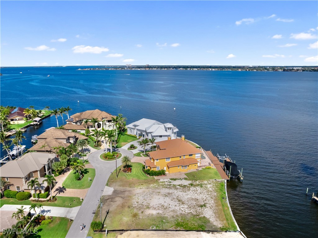 799 Cypress Lake CIR