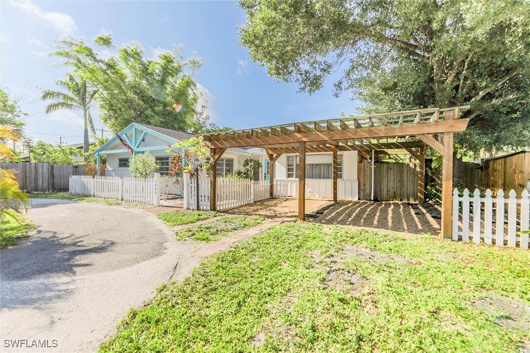 1560 Maravilla AVE