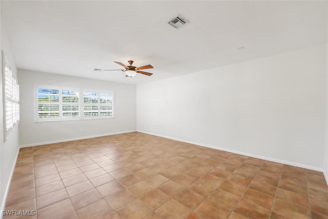 1560 Maravilla AVE