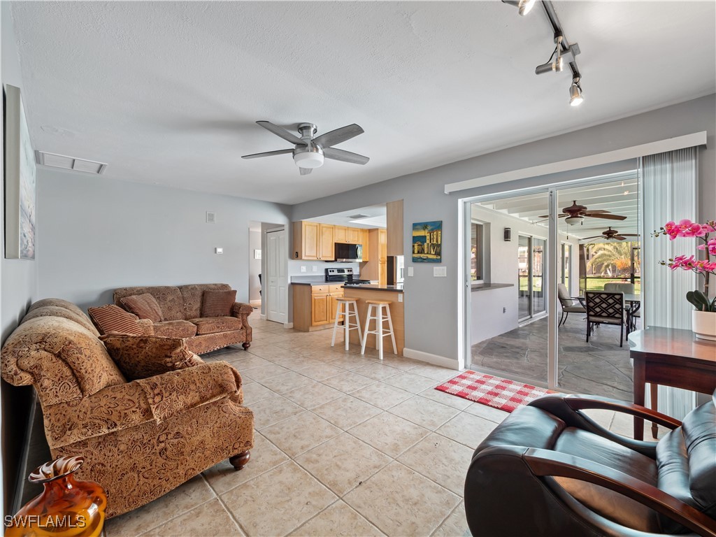 2415 SW 43rd ST