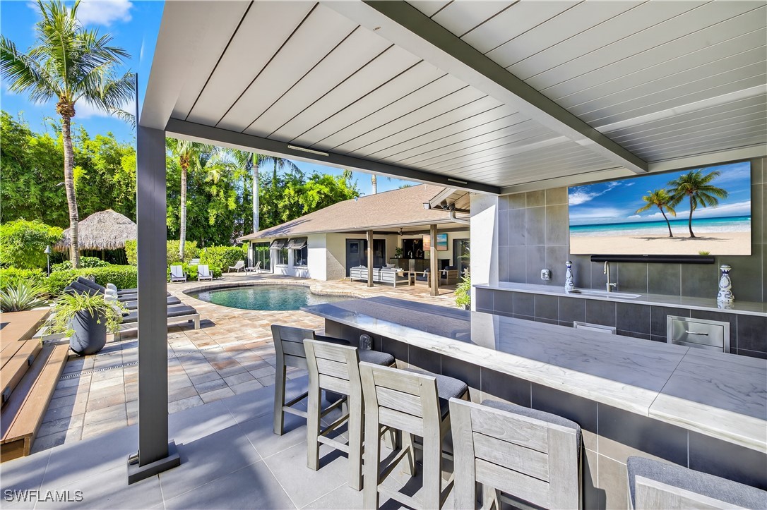 13637 Pine Villa LN