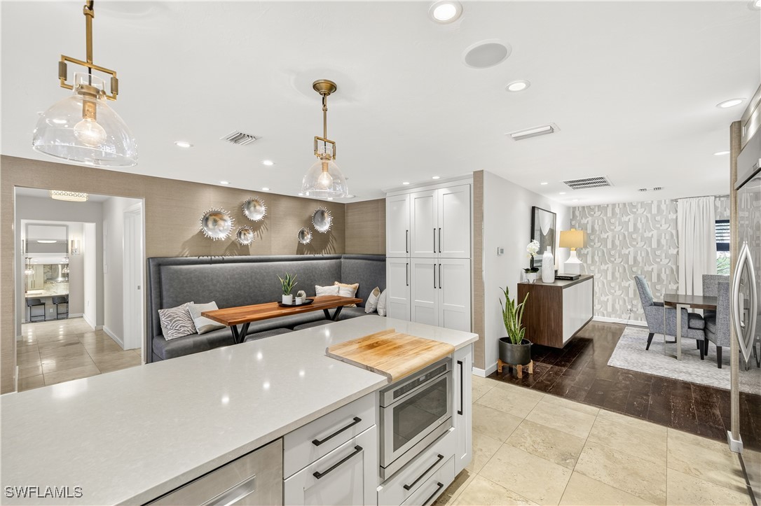 13637 Pine Villa LN