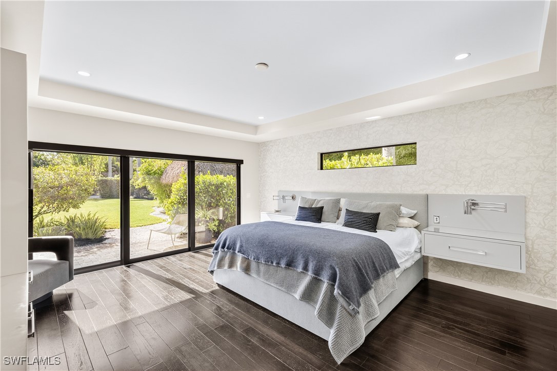 13637 Pine Villa LN