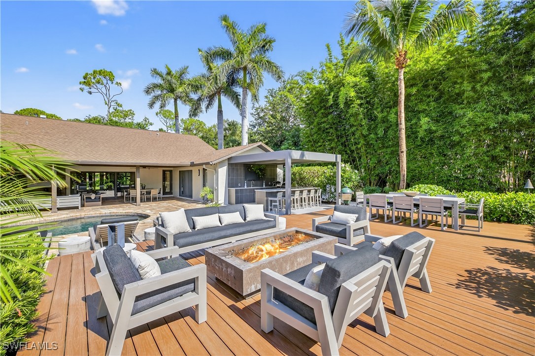 13637 Pine Villa LN